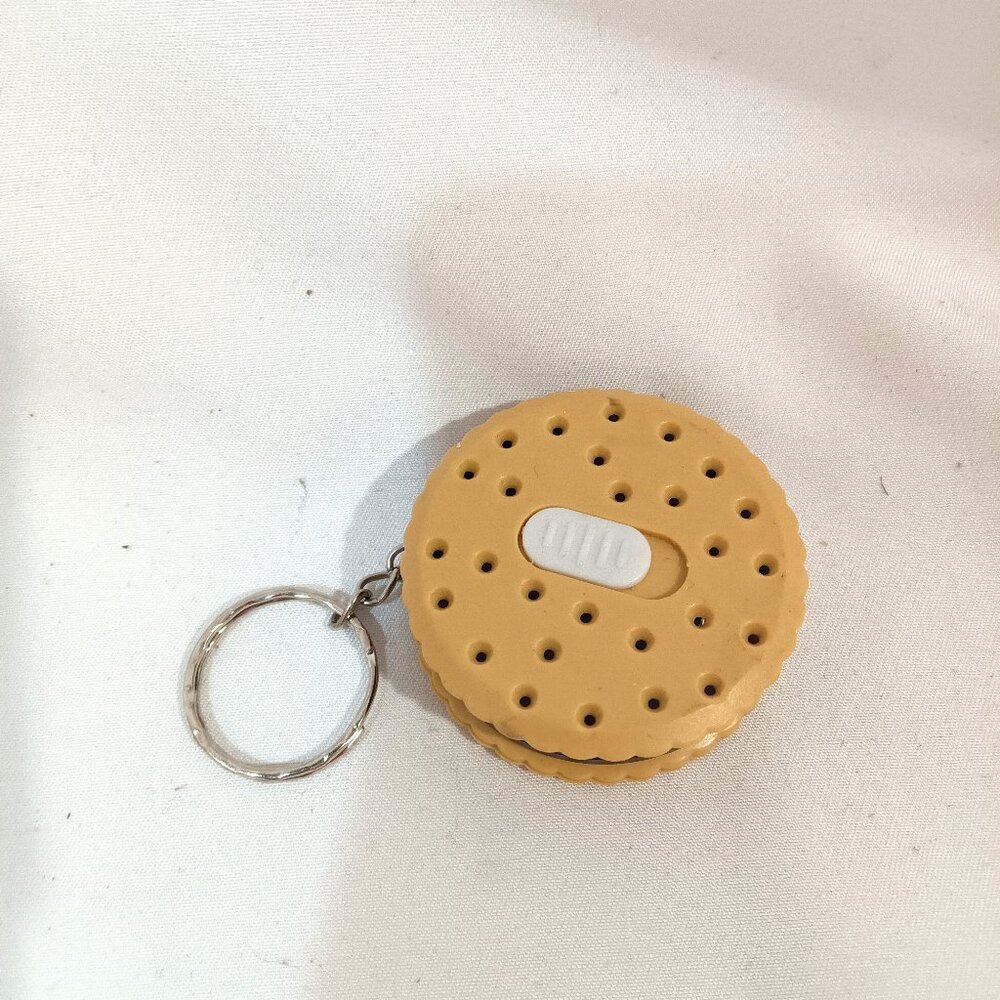 Keychain Vanilla Flavored Oreo Cookie NEW Purse or Briefcase Accessory